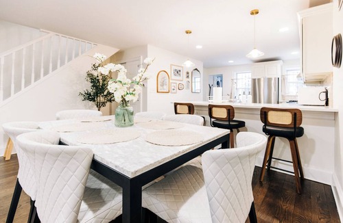 Historic Downtown Apartment | True 2bed/3bath - 20 mins to NYC + MetLife! Luxury Brownstone