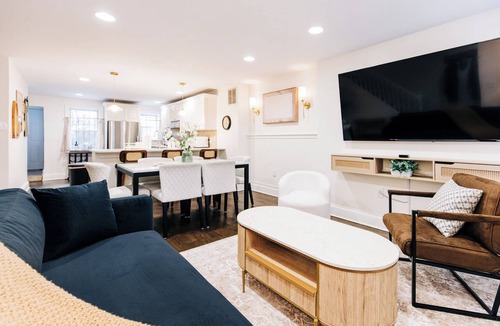 Historic Downtown Apartment | True 2bed/3bath - 20 mins to NYC + MetLife! Luxury Brownstone