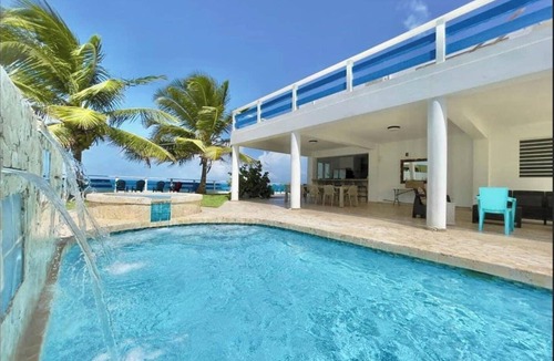 Playa Fortuna House | True Beachfront Stay in Luquillo, Hear the Waves – Steps to Food & Fun
