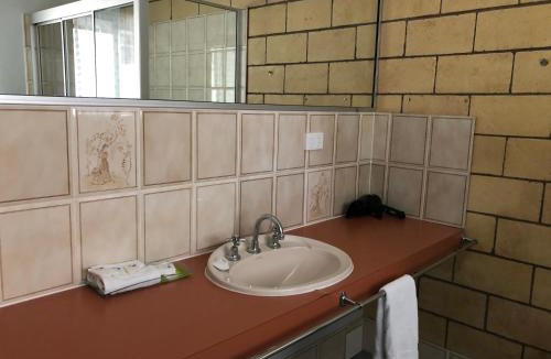 Parkhurst Hotel | True Blue Motor Inn