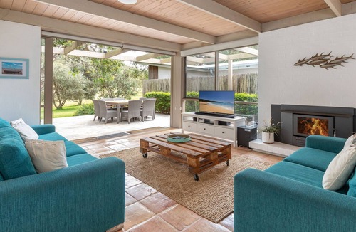 Blueys Beach House | True Blue - Pacific Palms Holidays