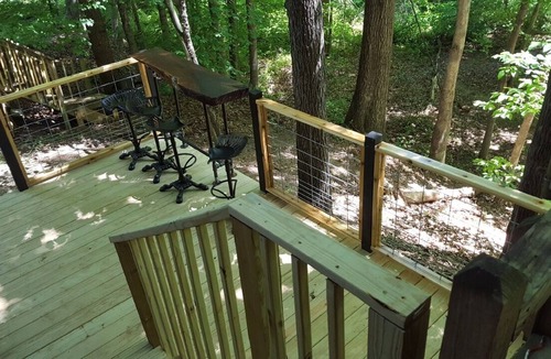 Birdseye Cabin | True Log Cabin! Sleeps 6! Close to park entrance! Free park pass!
