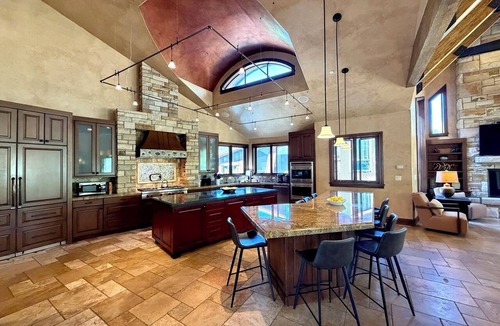 Copper Mountain House | TRUE SKI-IN/SKI-OUT; ELEVATOR; 6BR; HOT TUB; SKI ROOM; GAME ROOM; MEDIA ROOM