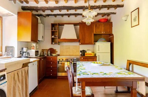 Simignano Villa | True Tuscany Siena! EntireProperty in exclusive 20P Fenced Pool A/C HotTub WiFi