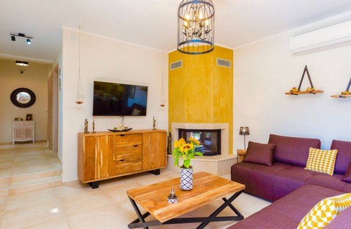 Monopari House | Trules
