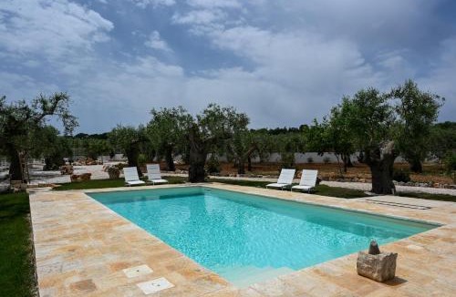 Castellana Grotte Apartment | Trulli Lisanna - Luxury Trulli Estate with Pool