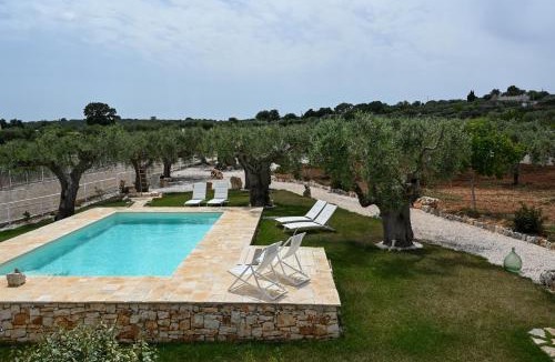 Castellana Grotte Apartment | Trulli Lisanna - Luxury Trulli Estate with Pool