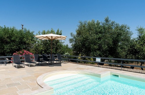 Putignano Villa | Trulli Nora con Piscina by Wonderful Italy