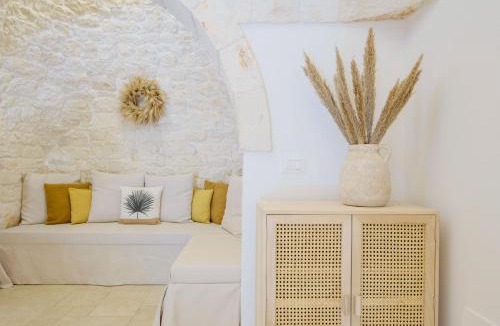 Coreggia House | Trullo Natù - private villa, garden & parking