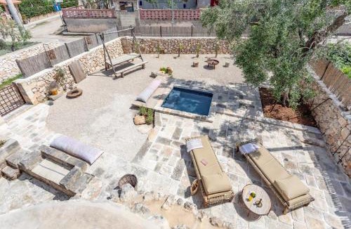 Sant'Isidoro Bed & Breakfast | Trullo Santovia