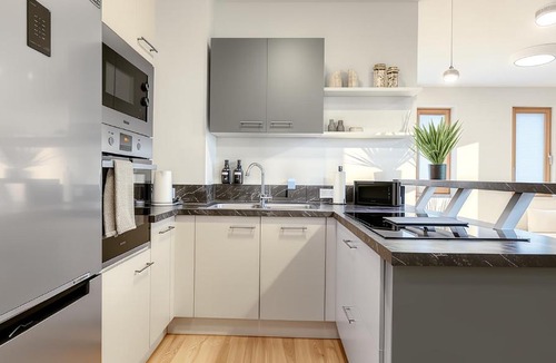 Innenstadt - Sankt Ulrich-Dom Apartment | TrulySpace - Modernes Apartment am Rathausplatz, Terrasse, Fahrstuhl