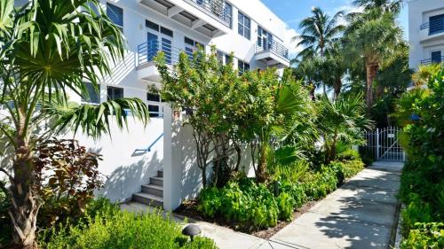 Truman Annex Apartment | Trumans Hideaway by AvantStay