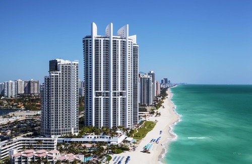 Sunny Isles Beach Hotel | Trump International Beach Resort