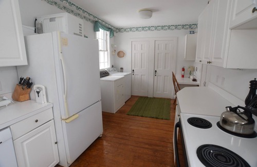 Truro House | Truro Hilltop Sanctuary: A Captain's Retreat with Bay Views (2214)