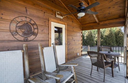 Tryon Cabin | Tryon Tiny Cabin #3 minutes from Equestrian Center
