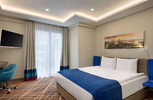 Cihangir Hotel | TRYP by Wyndham Istanbul Taksim