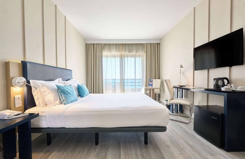 Costa de Caparica Hotel | TRYP by Wyndham Lisboa Caparica Mar