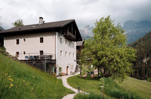 San Cipriano Apartment | Tschogerhof – a spacious and charming holiday apartment in the Dolomites