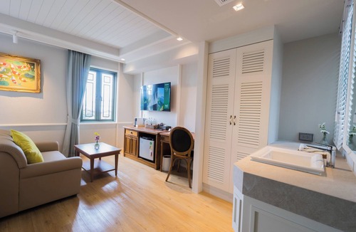 Bangkok Yai Hotel | TUAN Hotel Bangkok near Wat Arun
