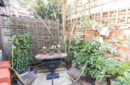 Evesham Apartment | Tucked Away