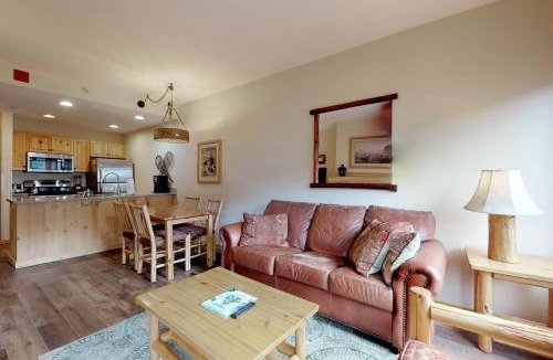 Copper Mountain Village Apartment | Tucker Mountain Lodge 321