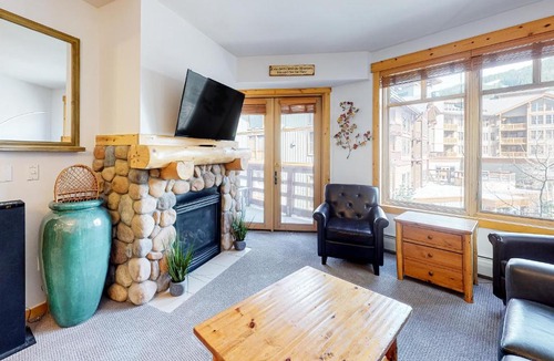 Copper Mountain Village Apartment | Tucker Mountain Lodge 307a