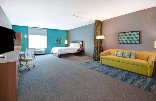 Downtown Tucson Hotel | Tucson Treasure! 2 Comfortable Units, Onsite Parking, Outdoor Pool!