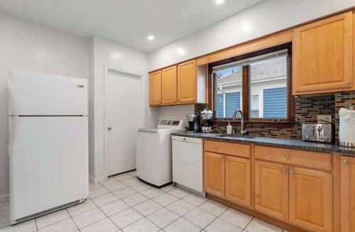 South Medford Condo | Tufts 3 Bed + Central AC & Parking