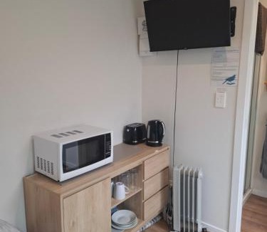 Mount Maunganui Apartment | TuiHideaway cozy studio sleepout
