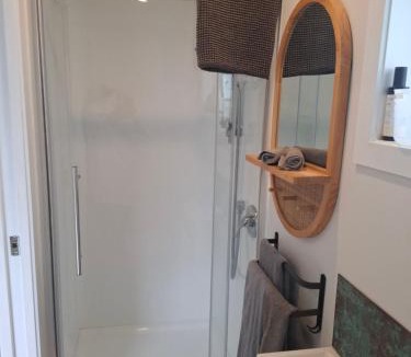 Mount Maunganui Apartment | TuiHideaway cozy studio sleepout