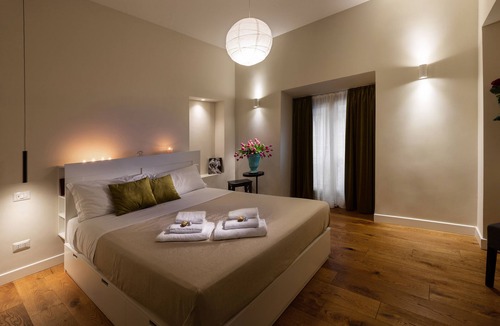 Roman Ghetto House | Tula Inn