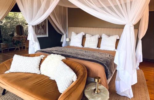 Calitzdorp Other | Tula Retreat - Secluded Karoo Escape - Hot Tub - Private Boat Arrival