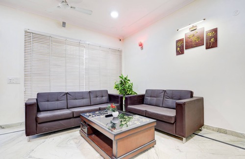 Gurugram Bed & Breakfast | Tulip Residency