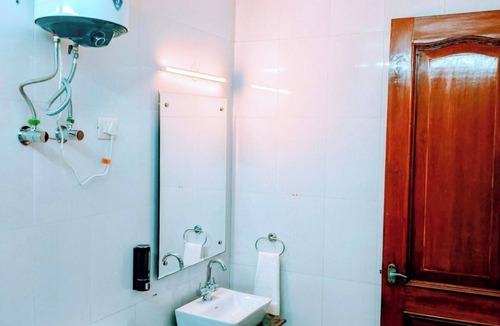 Gurugram Bed & Breakfast | Tulip Residency