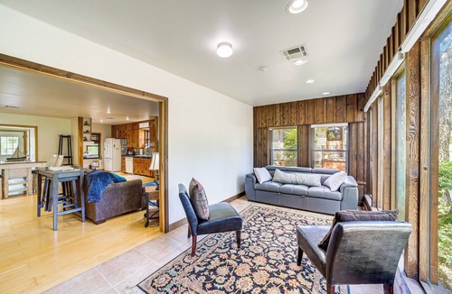 Fair Heights Cottage | Tulsa Cottage w/Hot Tub: 4 Mi to Downtown