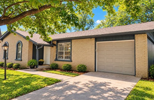 Tulsa House | Tulsa whole home near Hard Rock Casino and I-44 with large fenced backyard