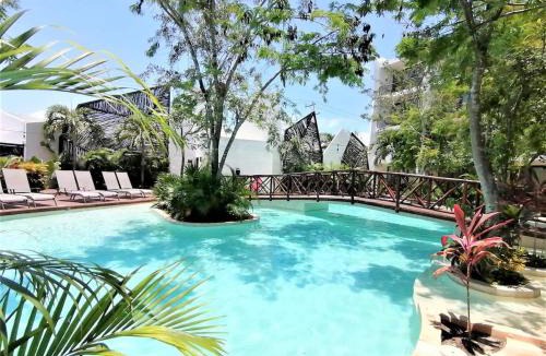 Tulum House | Tulum Home office Studio King bed with fast WiFi Gym Yoga laundry Pools and lift