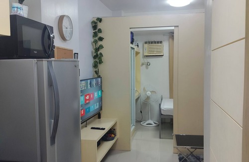 South Triangle Condo | Tum's Mplace Staycation 5th Floor Tower A