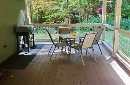 Leadsville Cabin | Tunnel Mountain Getaways- Cozy Retreat with Scenic Views!