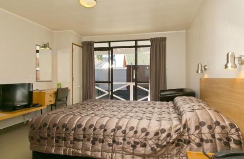 Turangi Hotel | Turangi Bridge Motel