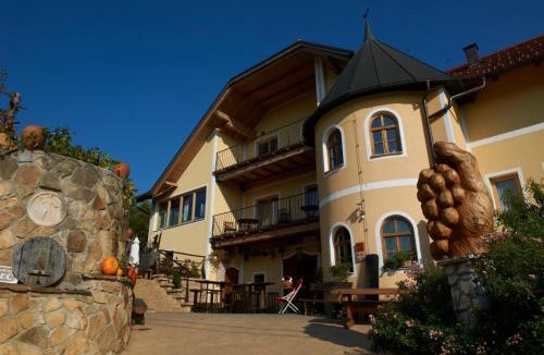 Kog House | Turistična kmetija HLEBEC