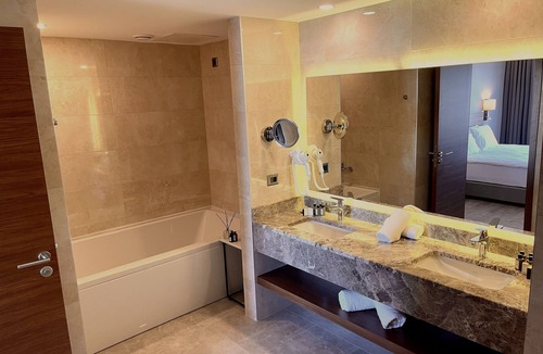 Yuregir Hotel | Turkmen Riverside Hotel