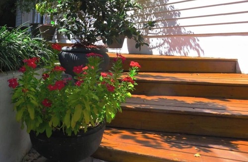 Governor's Walk Ski Chalet | Turn-Key Midtown Guest Quarters (Downtown Historic District)