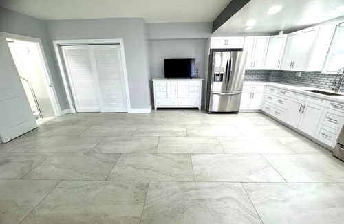 Sunshine Estates Apartment | Turnkey Modern Studio in the Upper Keys – Stylish, Bright & Fully Equipped!