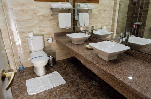 Ras Umm Sid Hotel | Turquoise Beach Hotel