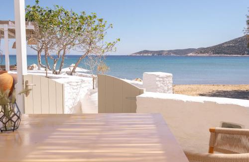 Platis Gialos Apartment | Turquoise