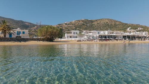 Platis Gialos Apartment | Turquoise