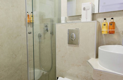 Budva Apartment | Turquoise studio with AC in beautiful Budva perfect for getaway