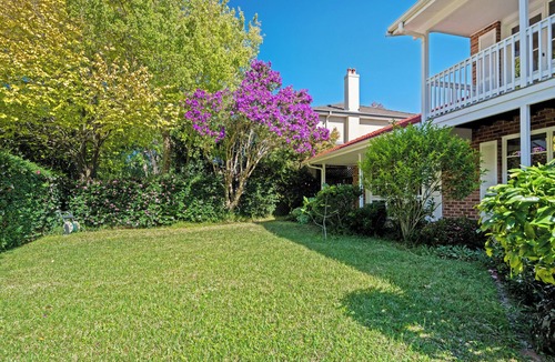 Turramurra House | Turramurra Spacious 6Br House close to Train/Parks