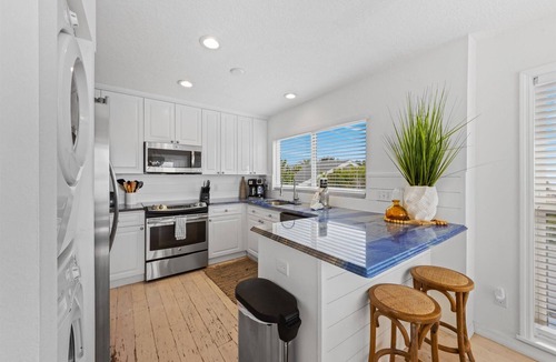Holmes Beach House | Turtle Beach: 2 Homes, Sleeps 10, Gulf Front with 2 Pools!